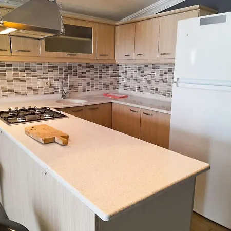 Cozy Flat With Sea View Near In *