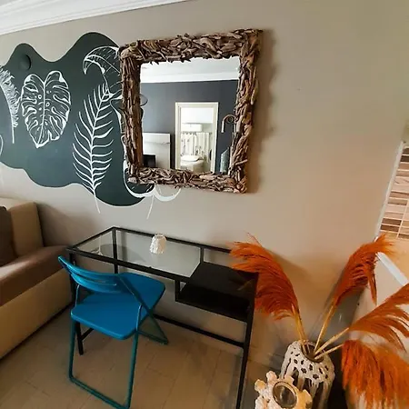 Cozy Flat With Sea View Near In Апартаменты