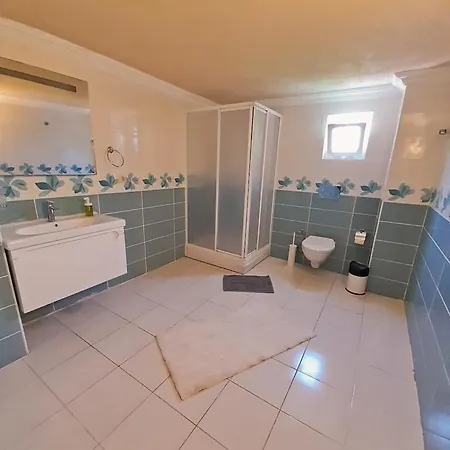 Cozy Flat With Sea View Near In *